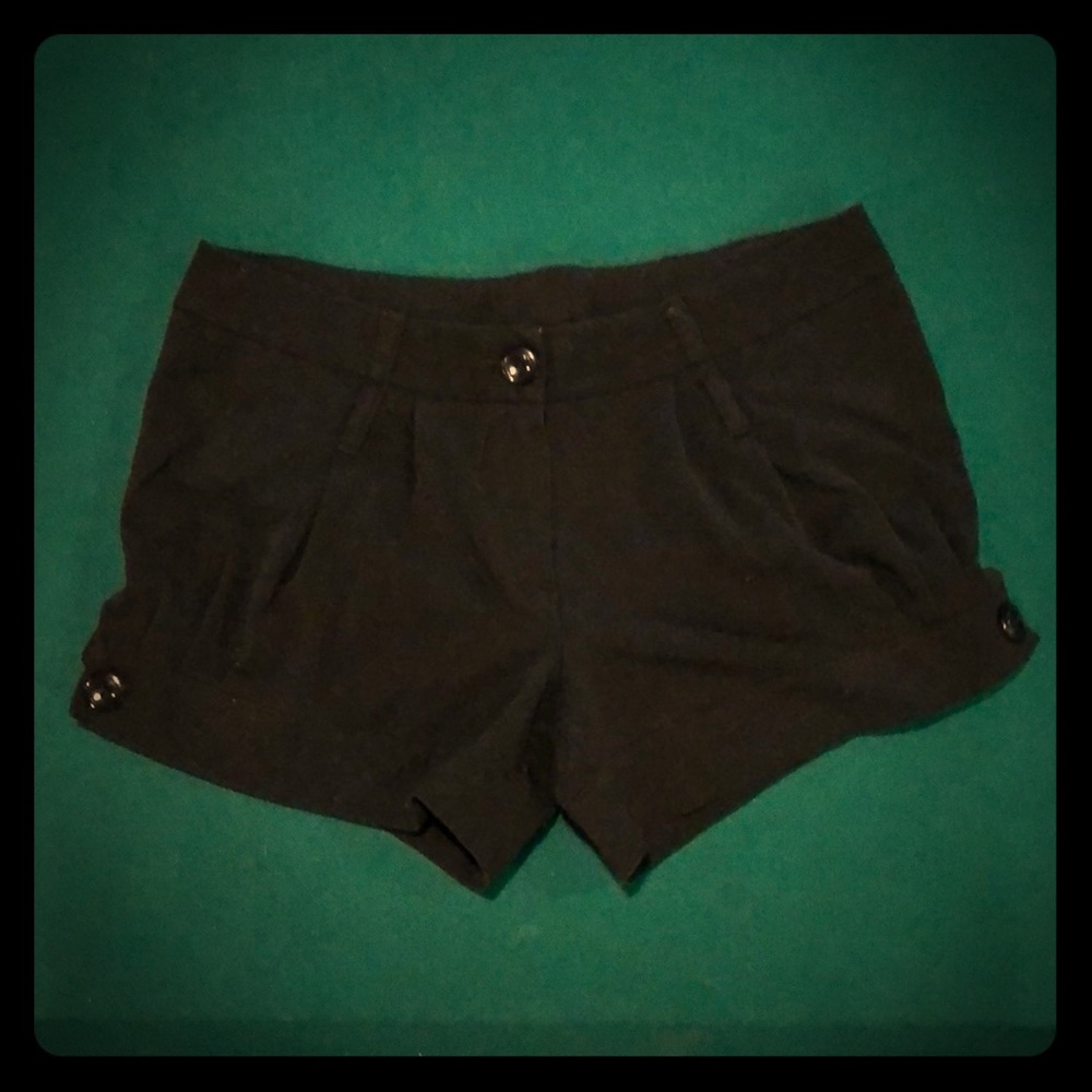 Cute Dressy or casual black Shorts size 2/4